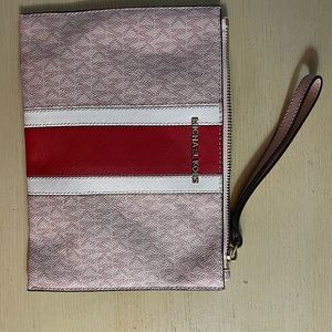 ⚠️LAST 1⚠️ Michael Kors Jet Set Travel Zip Clutch